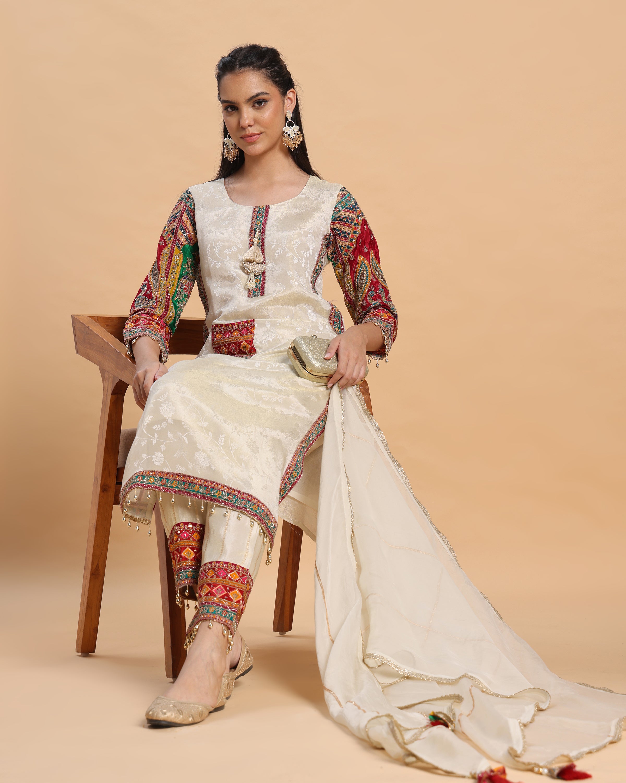 Avira - White Jacquard Multi-Sleeve