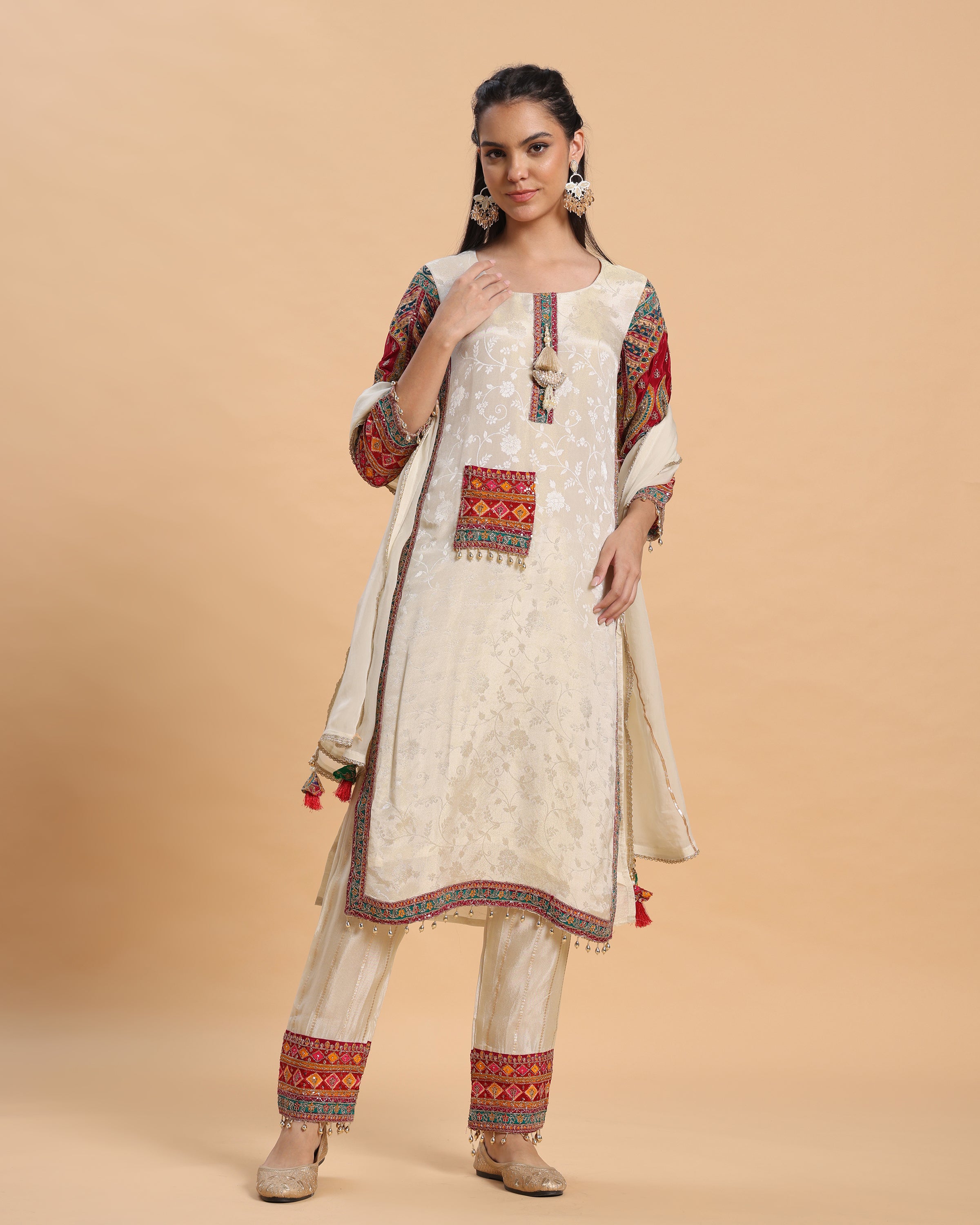 Avira - White Jacquard Multi-Sleeve
