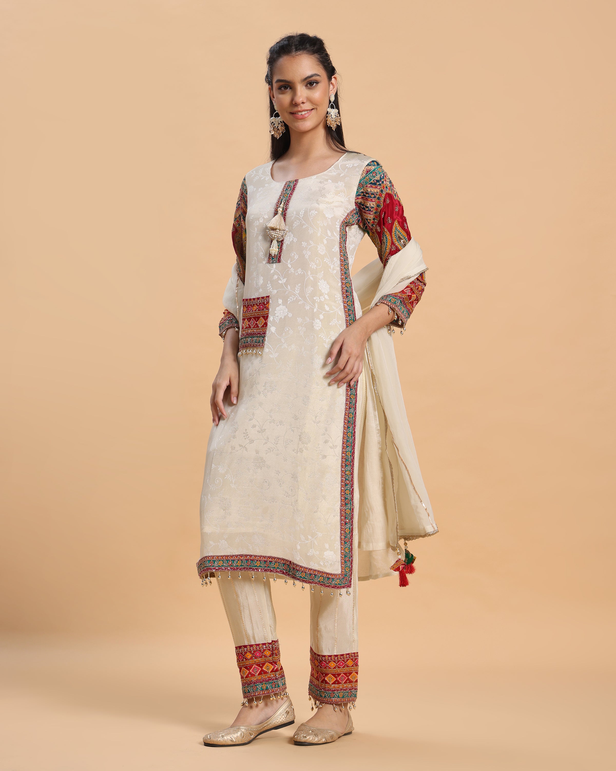 Avira - White Jacquard Multi-Sleeve