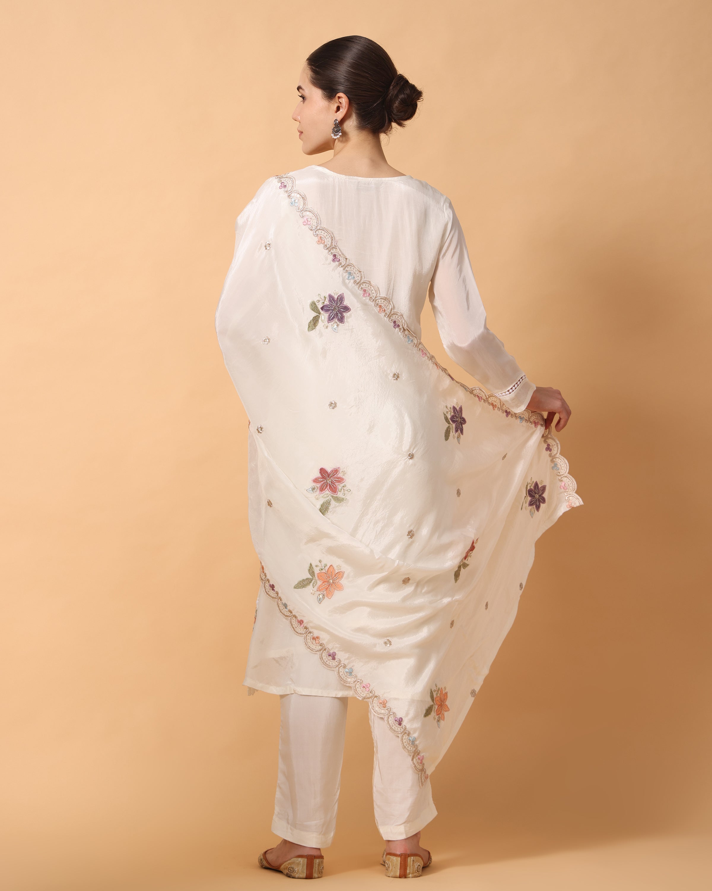 Ira - White Blossom Crepe