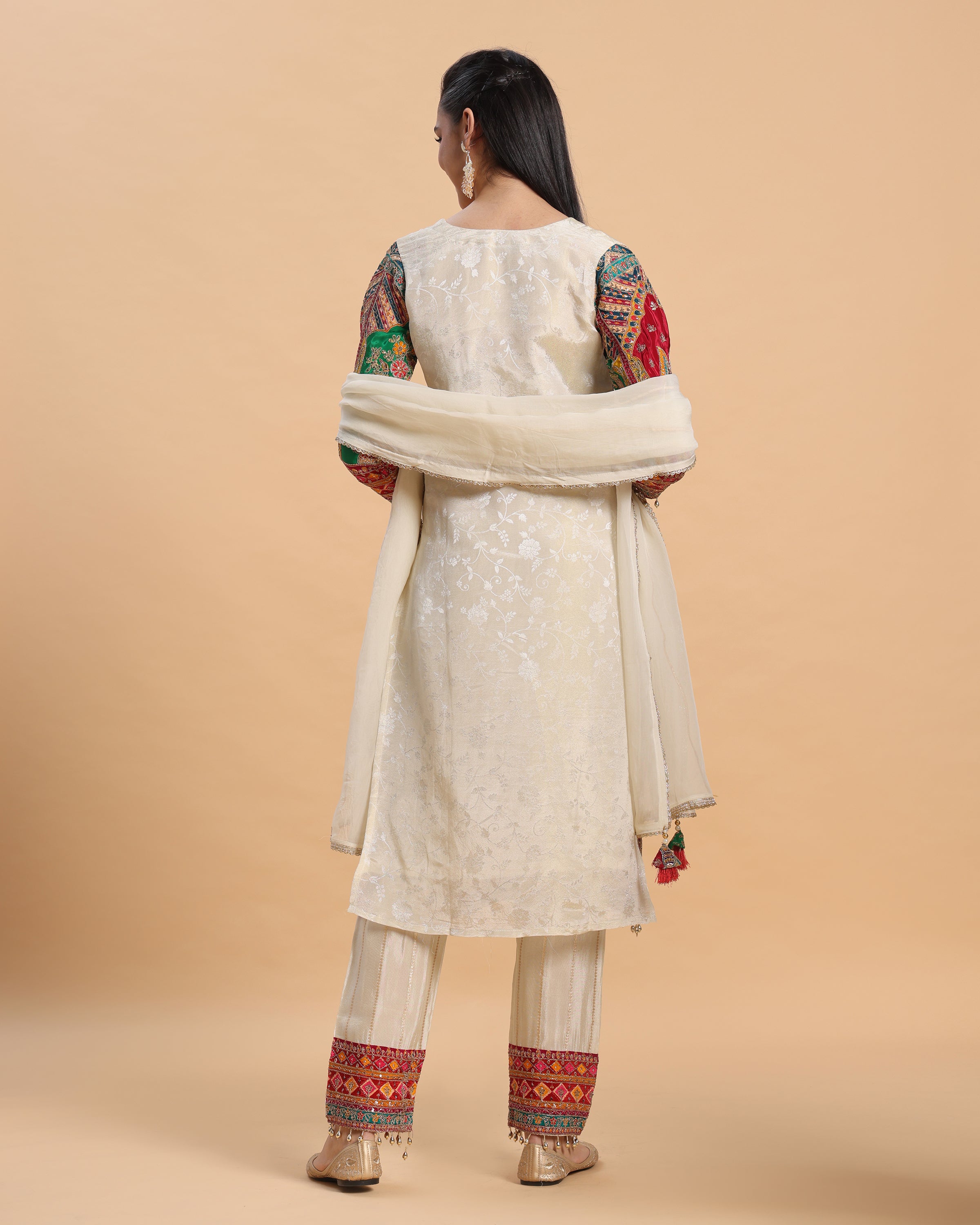 Avira - White Jacquard Multi-Sleeve